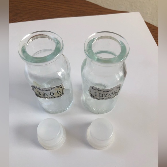 Vintage spice jars - Picture 2 of 3